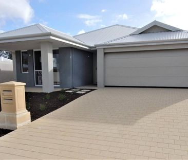 12 Descent Street, ELLENBROOK WA 6069 - Photo 4