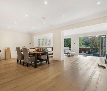 4 bedroom detached house to rent - Photo 2