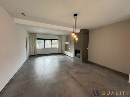 Charmante, energiezuinige halfopen bebouwing te huur in Sint-Amands - Photo 1