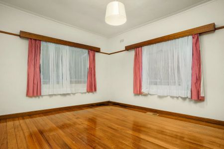 75 North Road, - Photo 2