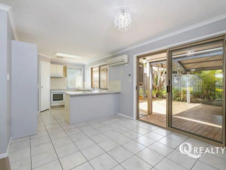 “Lovely Family Home In A Prime Location” - Photo 5
