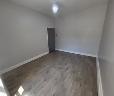 4 bedroom terraced house to rent - Photo 3