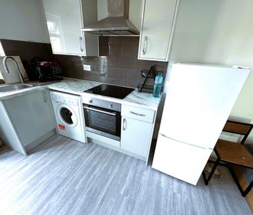 Studio to rent - Photo 2