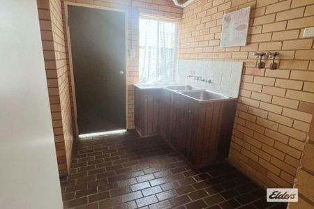 Generous Living Across Five Bedrooms - Photo 4