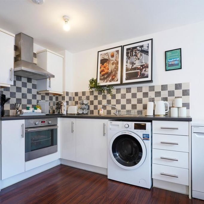 2 bedroom serviced apartment to rent - Photo 1