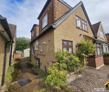 4 bedroom semi-detached house to rent - Photo 2