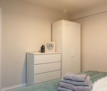 The Birches Room 1 - Photo 5