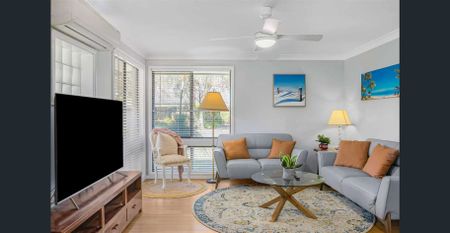 Fully Furnished Coastal Retreat in a Premium Bayside Pocket - Photo 4