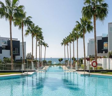 Guadalobon, Estepona West, Estepona, Andalusia 29693 - Photo 2