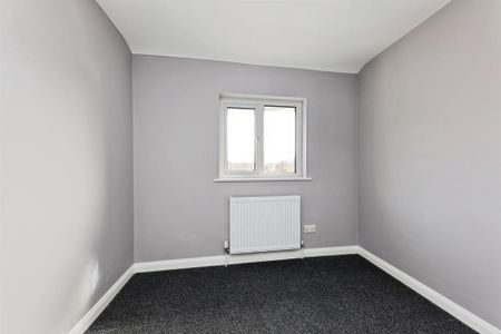 3 bedroom end of terrace house to rent - Photo 5