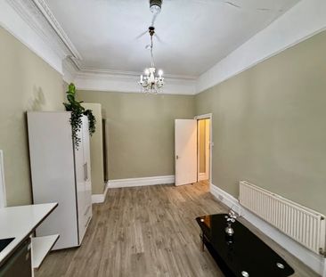 1 Bed Flat, Matheson Road, W14 - Photo 4