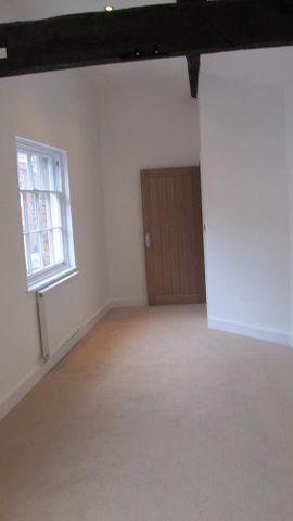 3 bedroom flat to rent - Photo 3