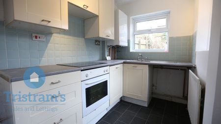 4 bed Mid Terraced House for Rent - Photo 5