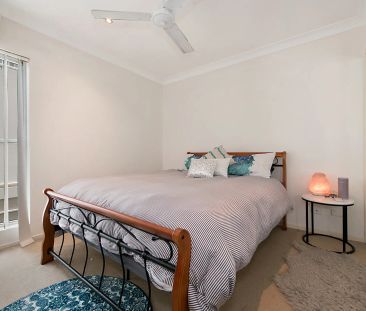 3 Bedroom Unit Clontarf just 350 metres to the water Contact Julie ... - Photo 4