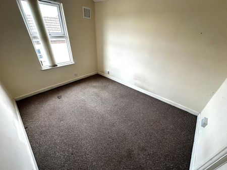 Waverley Grove, Birkenhead - Photo 2