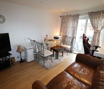 Brunel House - St James Road, Property for rent - Photo 2
