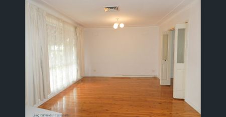 3 BRICK BEDROOM HOUSE - Photo 2