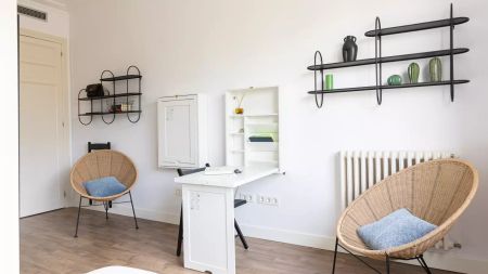 Bed in shared room in 8-bedroom apartment in Barcelona - Photo 3