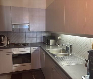 3.5-room lakeside apartment being refurbished - Photo 4