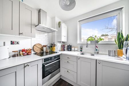 29 Trafalgar Drive, Walton On Thames - 1 bedroomProperty for lettings - Seymours - Photo 3