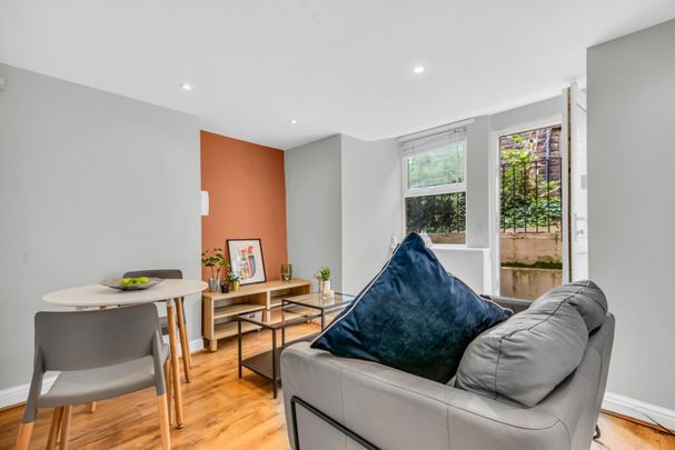 4 WINSTANLEY TERRACE Leeds - LS6 1DS - Photo 1