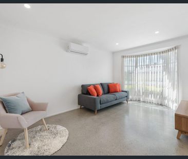 Stunningly Modern with No Carpets! - Photo 2