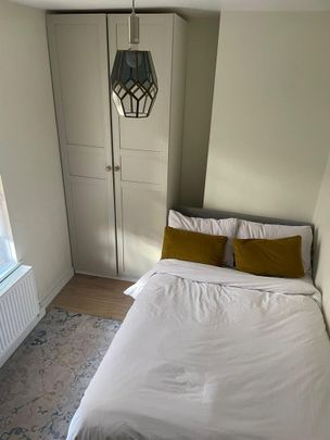 1 bedroom in a flat share to rent - Photo 1