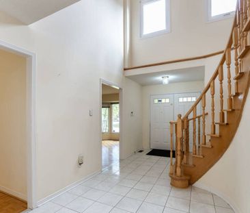 For Lease - 2551 Wynten Way, Oakville, Ontario - Photo 5
