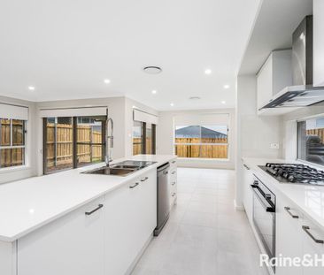 Spacious Modern Family Home with Quality Finishes - Photo 3