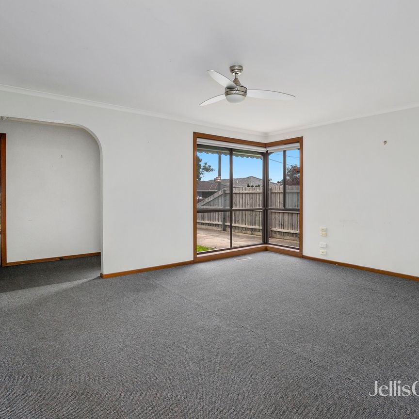 37 Hoddle Way, Altona Meadows VIC 3028 - House For Rent | Domain - Photo 1