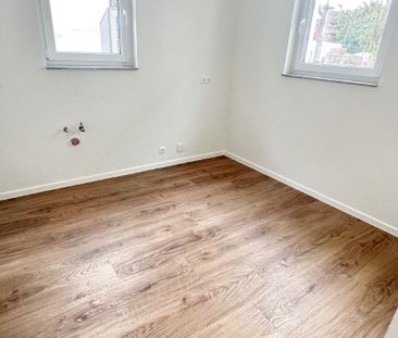 Nur mit Wohnberechtigungsschein! Moderne 3 Zimmer NB Wohnung mit Te... - Foto 2