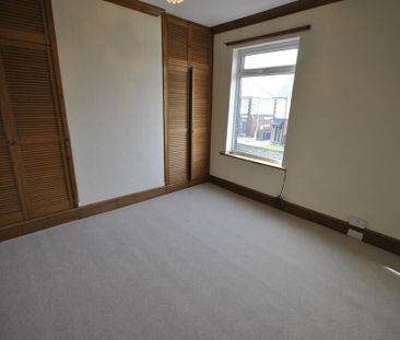 Doncaster Road, Doncaster - Photo 6