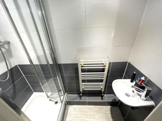 3 bedroom flat to rent - Photo 1