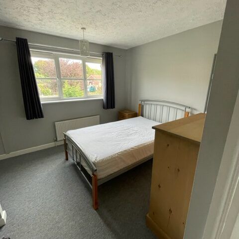 Delightful fully furnished 5 bedroom student house 1 x double ensuite bedroom - Photo 1