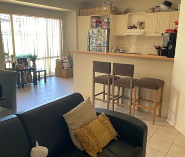 Caroline Springs - Photo 1