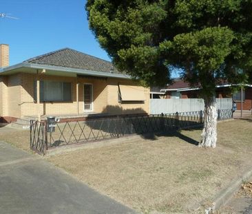 18 Schubert Crescent, 3690, Wodonga Vic - Photo 2