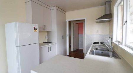 Tidy 3-Bedroom Brick Home in Silverdale - Photo 3