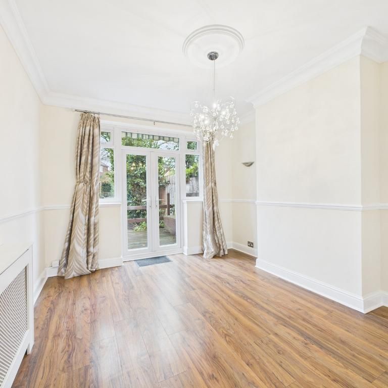 3 bedroom semi-detached house to rent - Photo 1