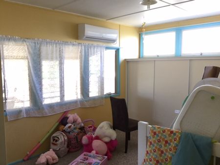 Tidy 2 bedroom home - Photo 3