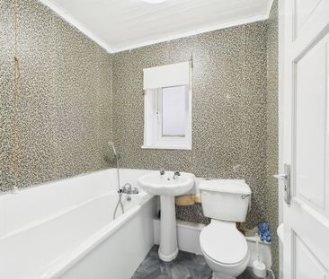 2 Bedroom Semi-Detached House - Photo 6