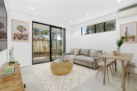 Luxuriously Designed, Near New, Stylish And Sun Kissed Executive Style Two Bedroom Garden Granny Flat In A Blue Ribbon, Park-Side Location - Photo 5