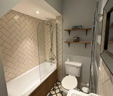 2 bedroom property to rent - Photo 1