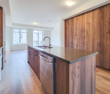 For Lease - 1364 Kaniv Street, Oakville, Ontario - Photo 2