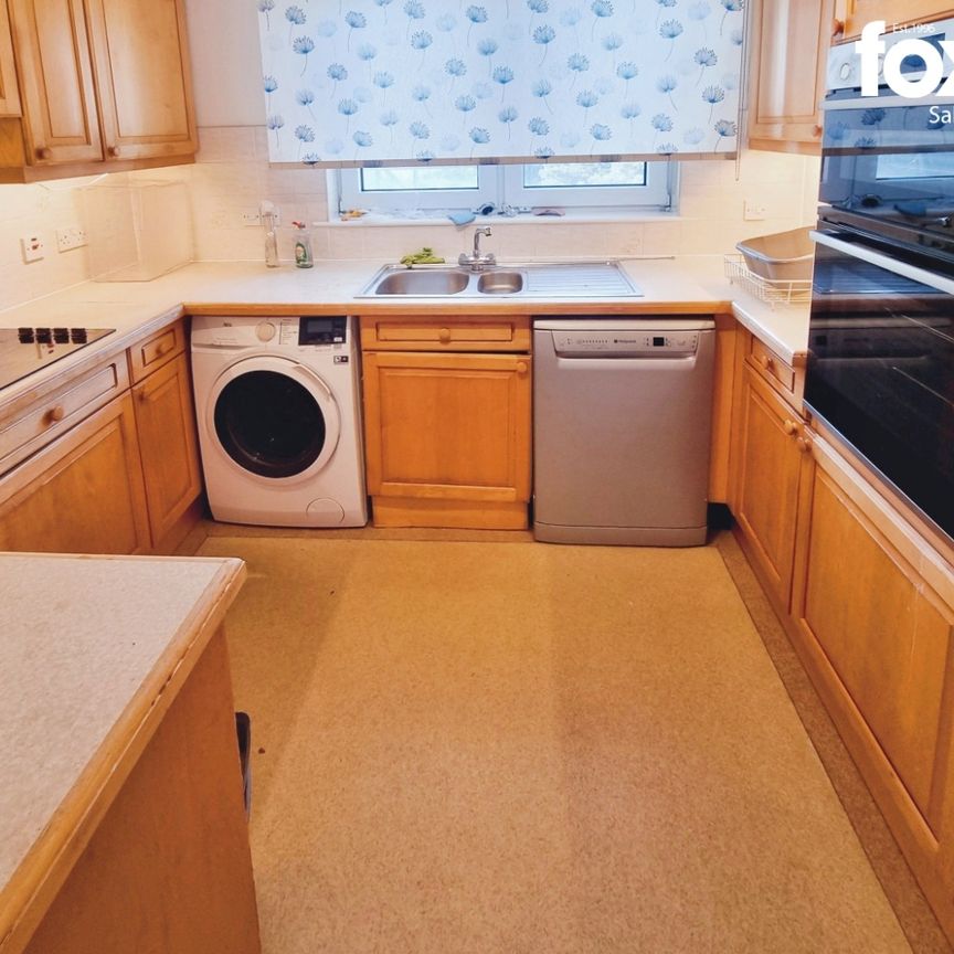 2 bed flat to rent in Green Park, Bournemouth, BH1 - Photo 1