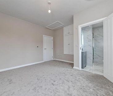 2 bedroom end of terrace house to rent - Photo 4