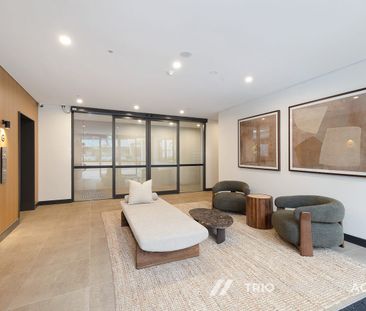 Brand New Luxury 2-Bed Residence 2min walk to St Leonards Train Sta... - Photo 3