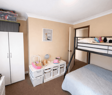 3 Bedroom Home in Perfect Location! - Photo 2