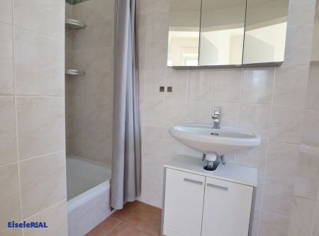 Top 5 - 2 Zimmer Wohnung in Villa - zuzüglich Heizung - Photo 3