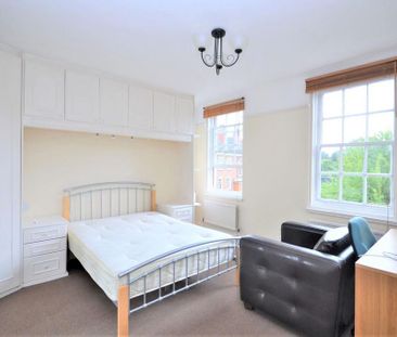 3 bedroom flat to rent - Photo 2