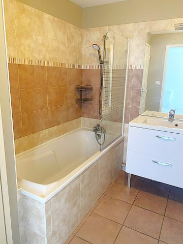 Location Appartement 2 pièces 43m² NEUVILLE SUR SAONE 69250 - Photo 2